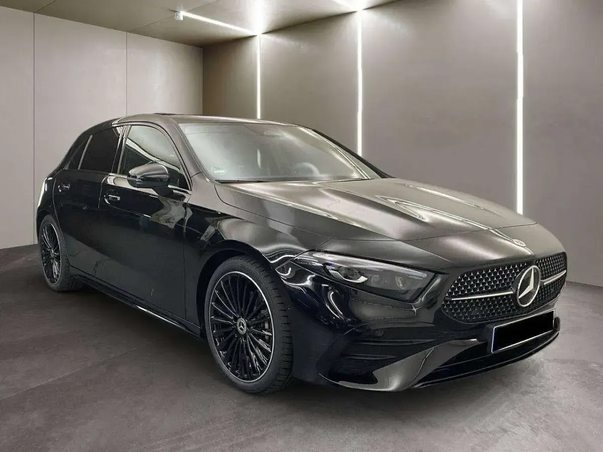 Nuova Mercedes A200 AMG 163 CV (119 kW) 2026 Cosmos black Berlina