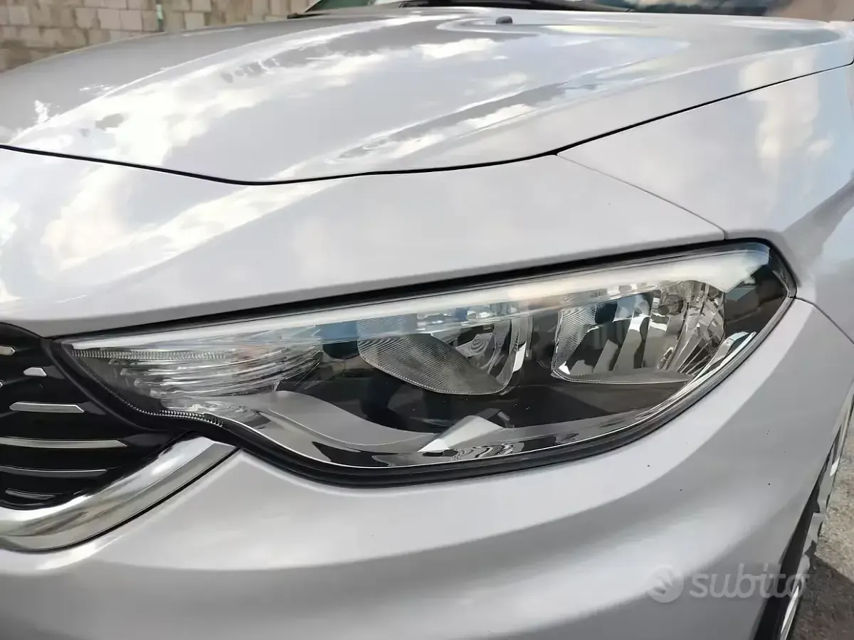 Usata Fiat Tipo Lounge 95 CV (69 kW) 2018 Argento Berlina