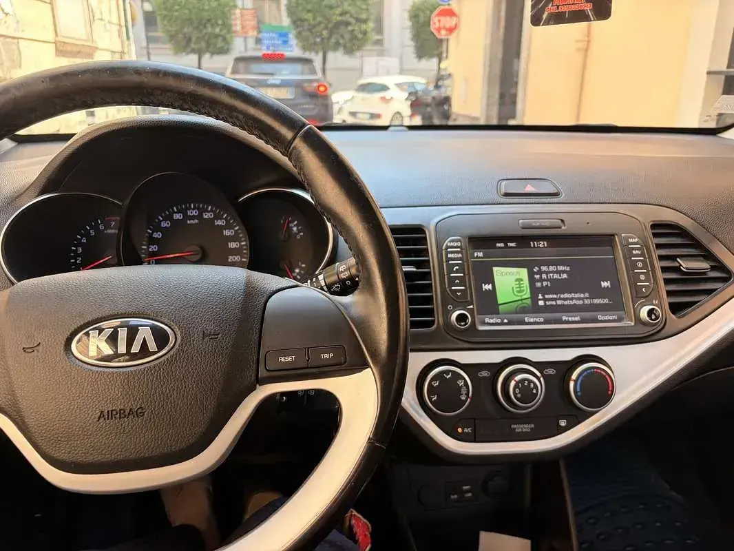 Usata Kia Picanto 68 CV (50 kW) 2017 Utilitaria