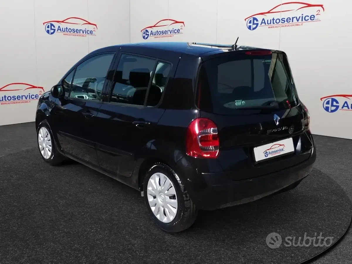 Usata Renault Modus 75 CV (55 kW) 2012 Nero Monovolume