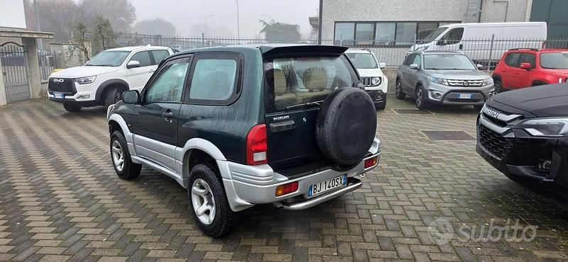 Usata Suzuki Grand Vitara 127 CV (93 kW) 2000 Verde SUV