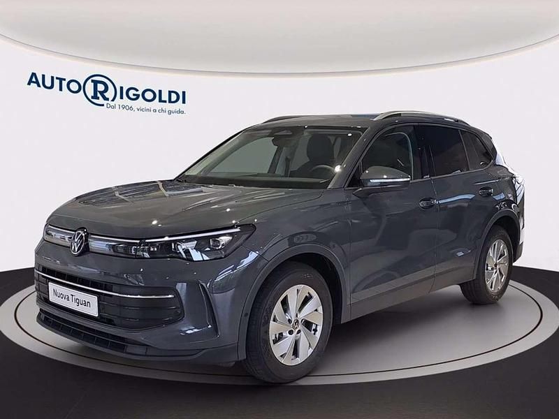 Dolphin grey metallizzato Nuova 2025 VW Tiguan R-line Plus SUV | 41.500 € (Buon prezzo) - Immagine 1/4
