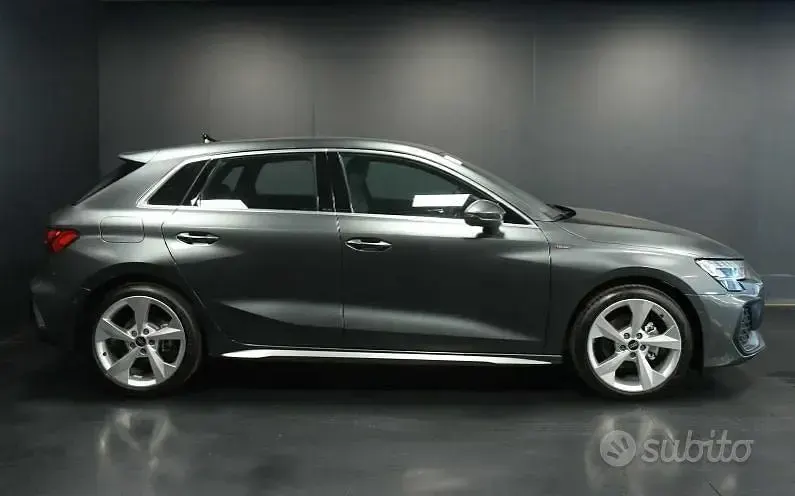 Nuova Audi A3 S-Line 150 CV (110 kW) 2025 Grigio Berlina