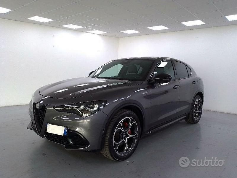 Grigio Usata 2024 Alfa Romeo Stelvio Veloce SUV | 45.990 € (Molto cara) - Immagine 1/4