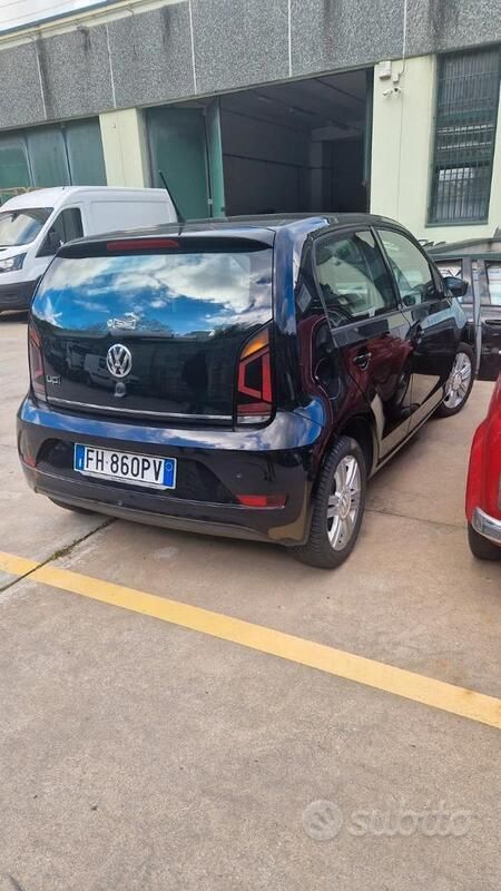 Usata VW up! 60 CV (44 kW) 2017 Nero Utilitaria