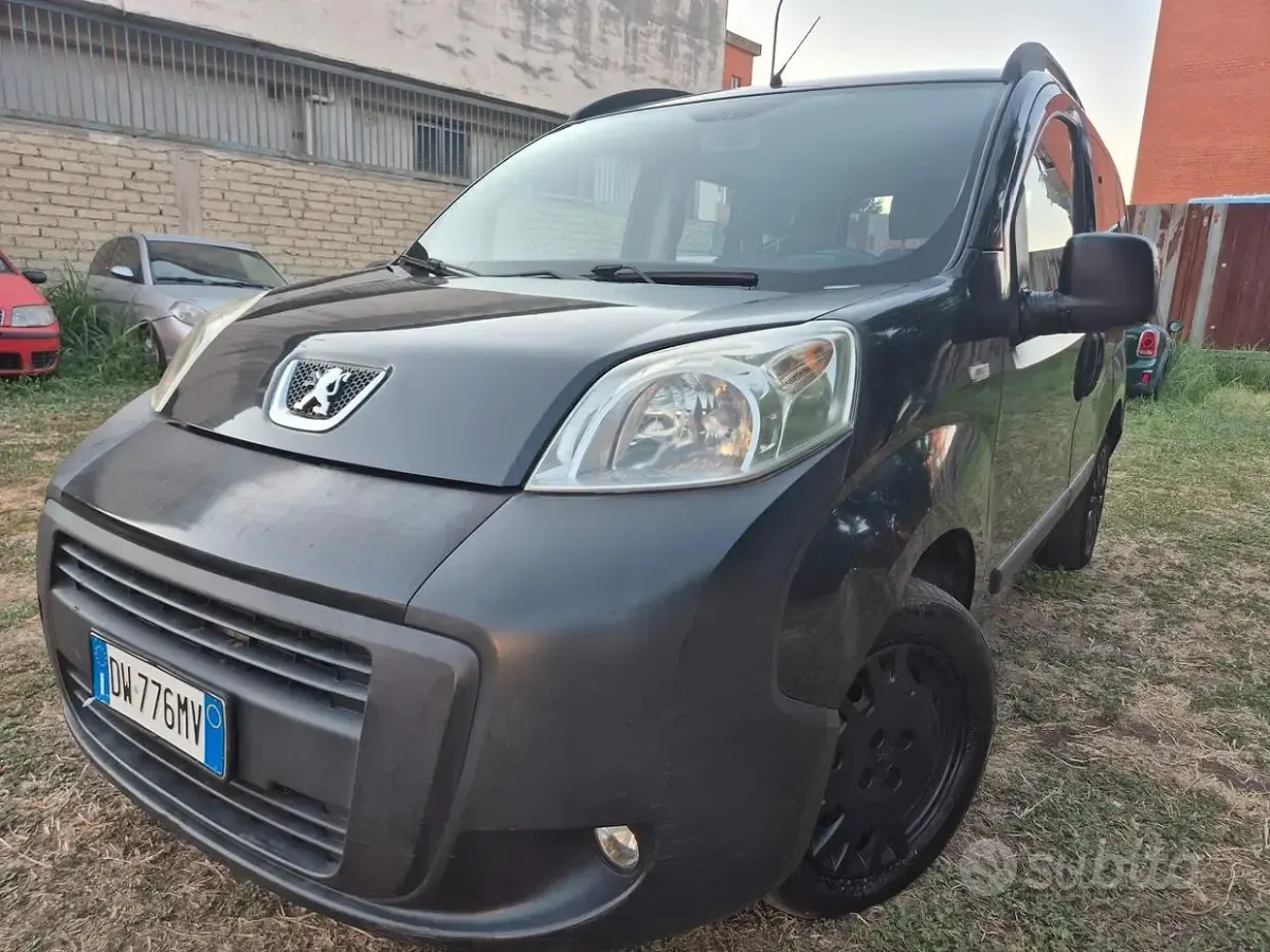 Usata Peugeot Bipper 68 CV (50 kW) 2010 Monovolume