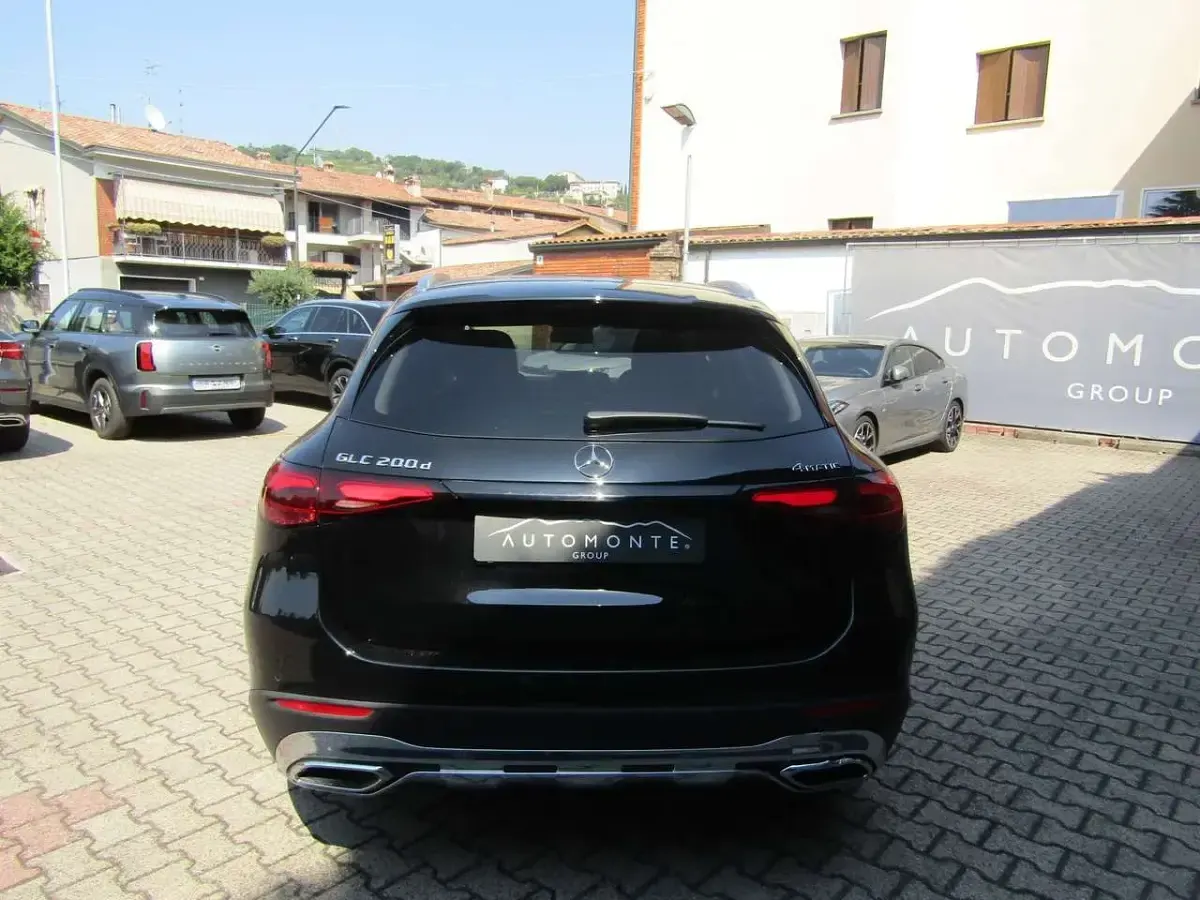 Usata Mercedes GLC200 Advanced 163 CV (119 kW) 2025 Nero cosmo SUV