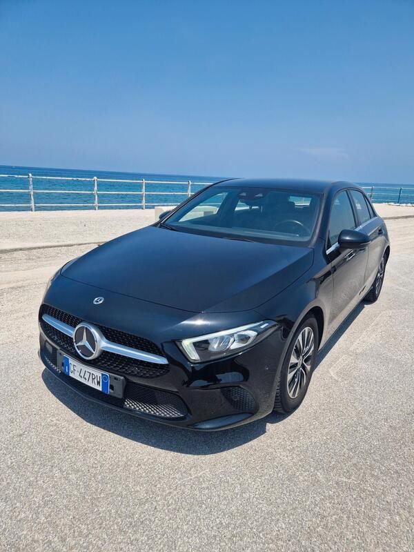 Usata Mercedes A180 116 CV (85 kW) 2021 Nero Berlina