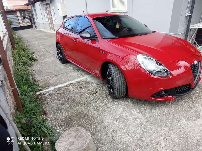 Usato 2019 Alfa Romeo Giulietta 1.4 Benzin 120 CV (18.600 €)
