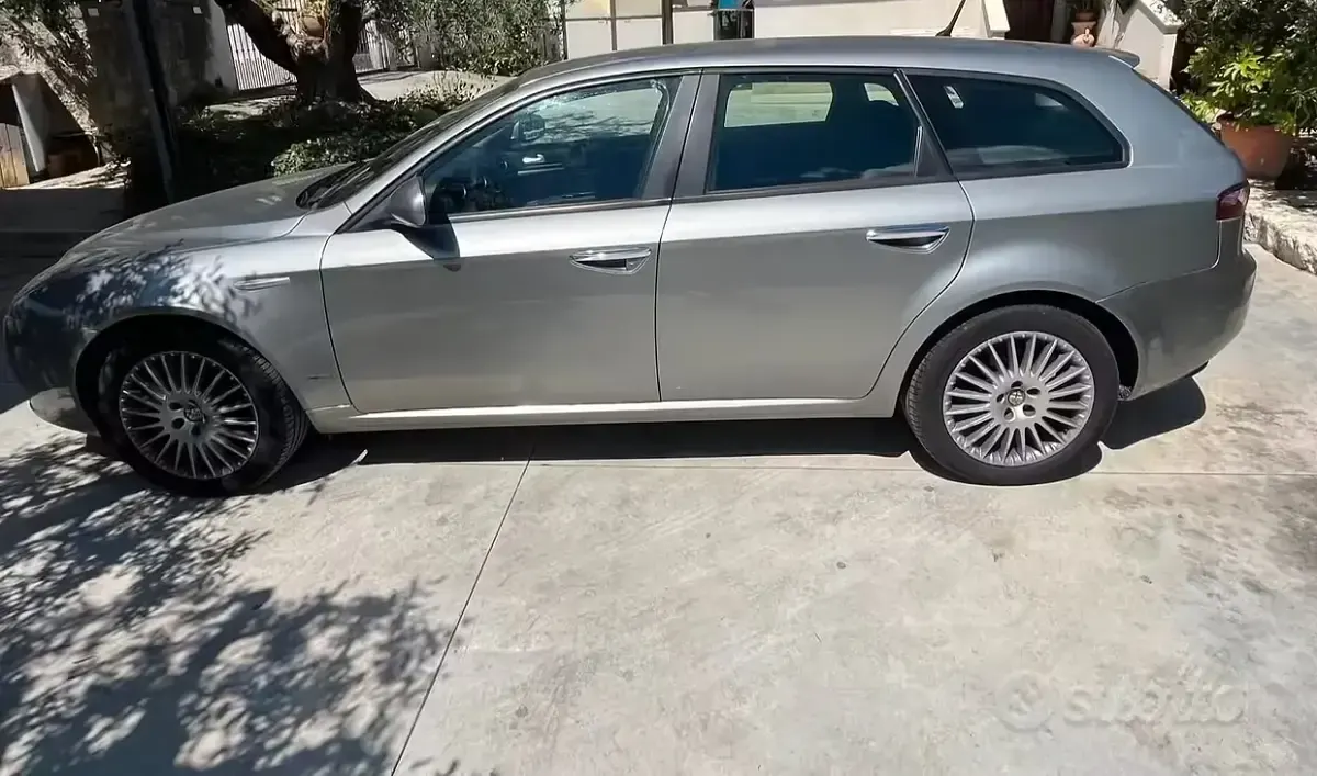 Usata Alfa Romeo 159 170 CV (125 kW) 2009 Grigio Station wagon