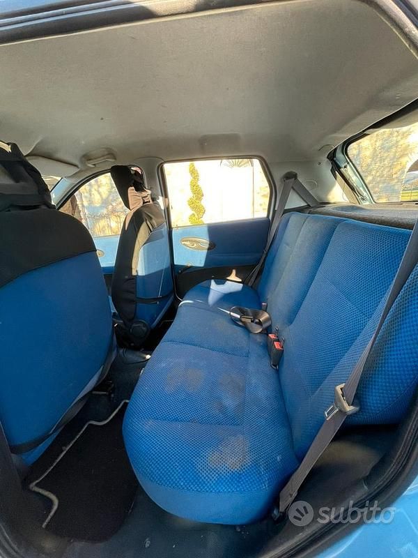 Usata Fiat Punto 80 CV (58 kW) 2005 Blu Berlina