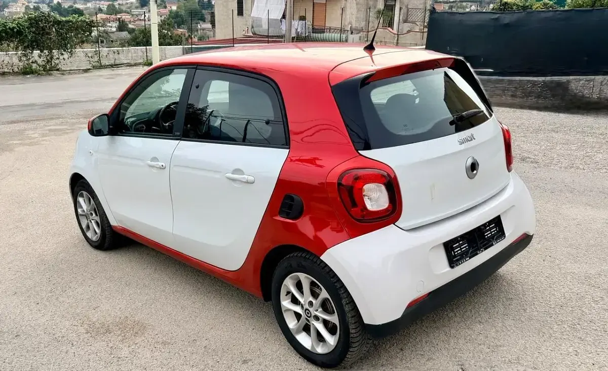 Usata Smart ForFour 71 CV (52 kW) 2016 Bianco Utilitaria