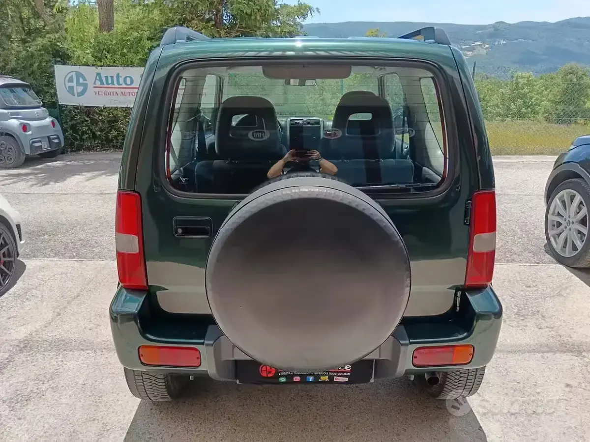 Usata Suzuki Jimny 65 CV (47 kW) 2004 Verde SUV