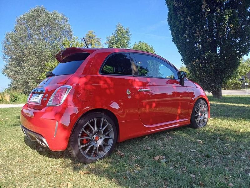 Usata Abarth 695 Competizione 179 CV (131 kW) 2012 Rosso Utilitaria