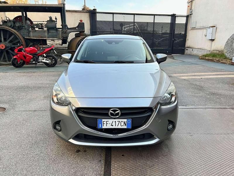 Usata Mazda 2 Exceed 105 CV (77 kW) 2016 Grigio Utilitaria