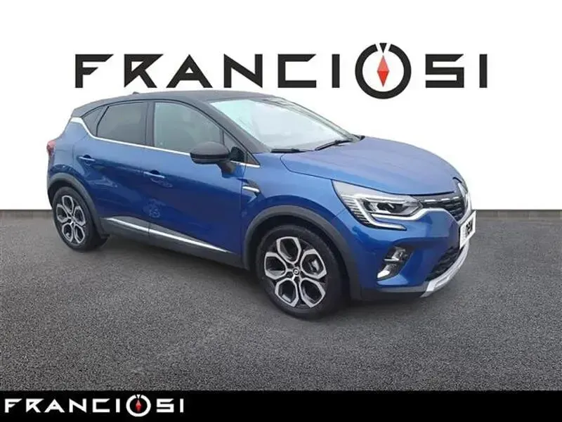 Usata Renault Captur Techno 145 CV (106 kW) 2023 Blu scuro SUV