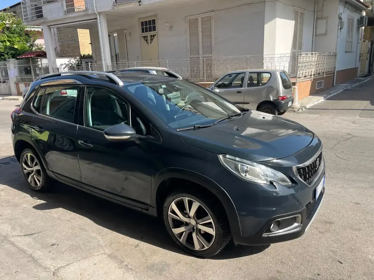 Usata Peugeot 2008 GT-line 99 CV (72 kW) 2017 Bluazzurro SUV