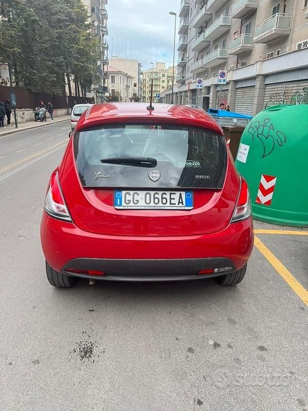 Usata Lancia Ypsilon 69 CV (50 kW) 2021 Utilitaria