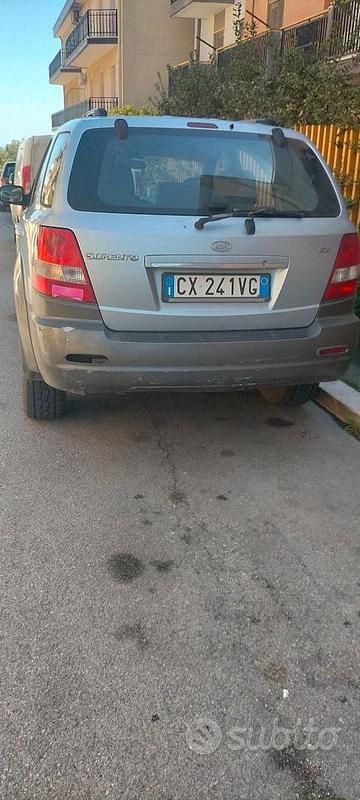 Usata Kia Sorento 140 CV (102 kW) 2005 Grigio SUV