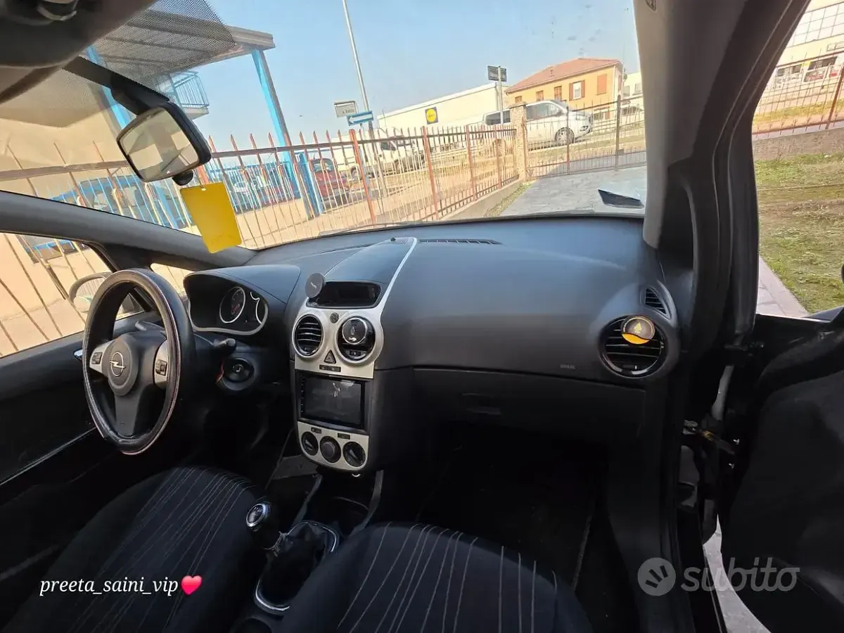 Usata Opel Corsa 80 CV (58 kW) 2006 Nero Utilitaria