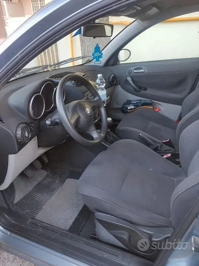 Usata Alfa Romeo 147 116 CV (85 kW) 2003 Utilitaria