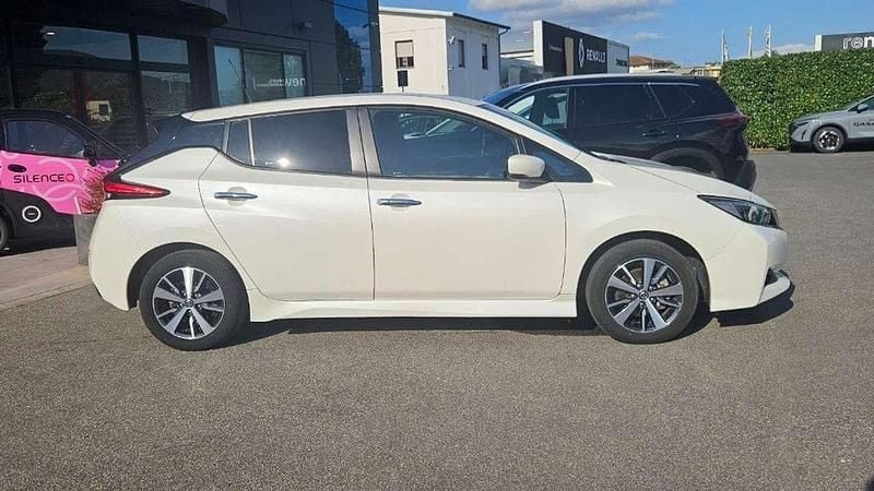 Usata Nissan Leaf Acenta 89 kW (122 CV) 2022 Bianco Utilitaria