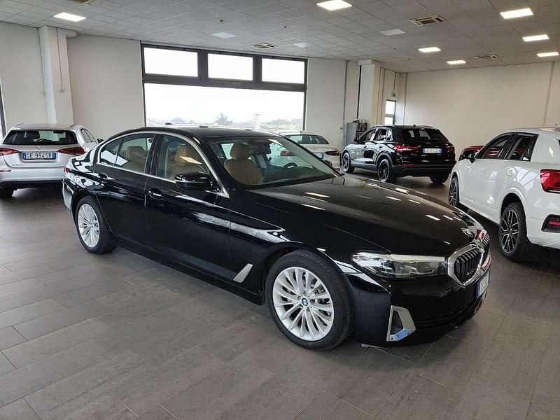 Usata BMW 518 Luxury Line 150 CV (110 kW) 2022 Nero Berlina