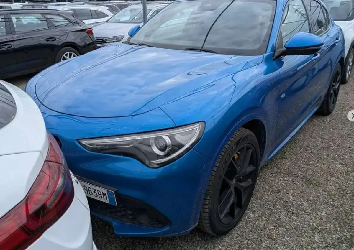 Usata Alfa Romeo Stelvio Veloce 209 CV (153 kW) 2021 Blu/azzurro SUV