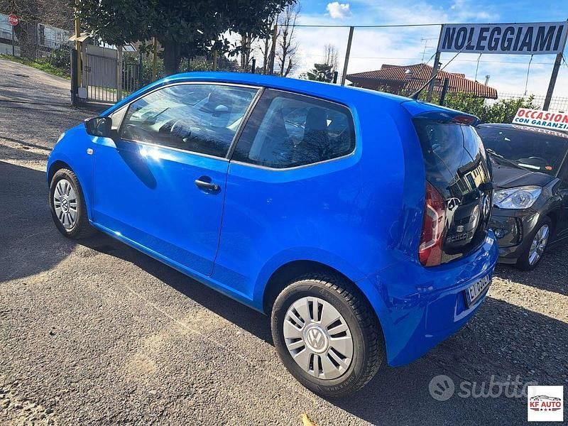 Usata VW up! Move 68 CV (50 kW) 2015 Blu Utilitaria