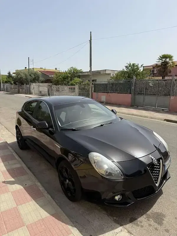 Usata Alfa Romeo Giulietta Business 120 CV (88 kW) 2016 Nero Utilitaria