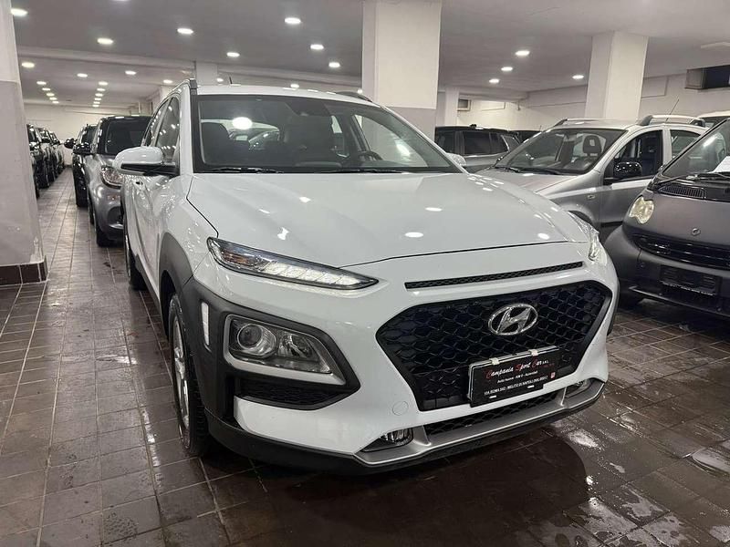 Usata Hyundai Kona Xpossible 120 CV (88 kW) 2021 Dark metal white SUV