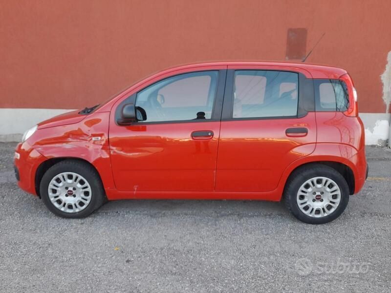 Usata Fiat Panda Easy 69 CV (50 kW) 2017 Rosso Utilitaria