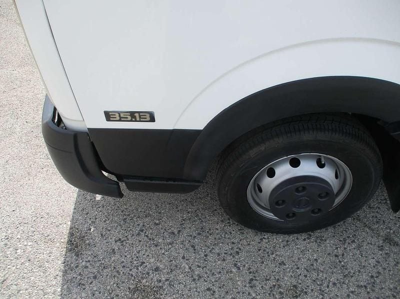Usata Nissan Cabstar 131 CV (96 kW) 2011 Bianco Pick-up