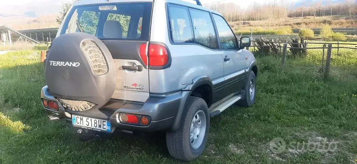 Usata Nissan Terrano 154 CV (113 kW) 2004 Grigio SUV