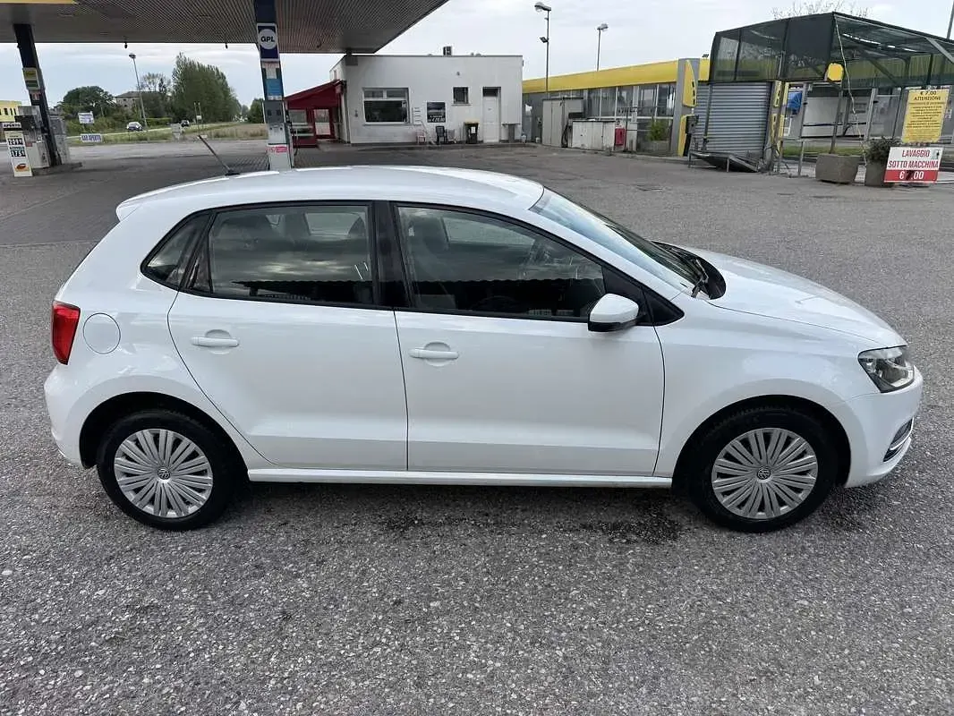 Begagnad VW Polo Comfortline 90 HK (66 kW) 2015 Sedan