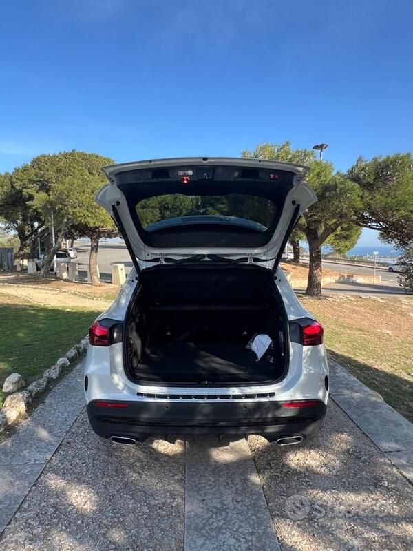 Usata Mercedes GLA200 Premium 150 CV (110 kW) 2024 Bianco SUV