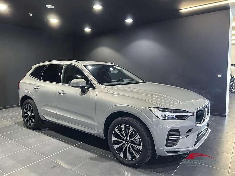 Nuova Volvo XC60 Core 197 CV (144 kW) 2026 Vapour grey SUV