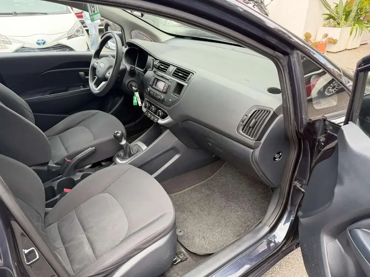 Usado Kia Rio Active 86 CV (63 kW) 2014 Other Berlina