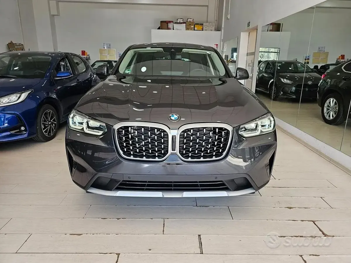 Usata BMW X4 Comfort Edition 190 CV (139 kW) 2023 Grigio SUV