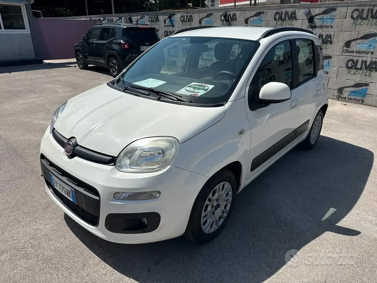 Usata Fiat Panda Lounge 69 CV (50 kW) 2012 Bianco Utilitaria