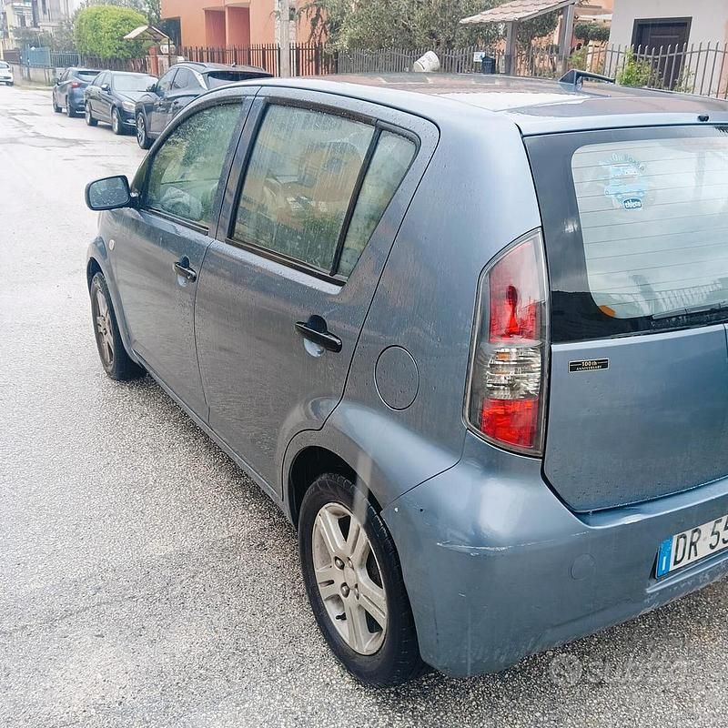Usata Daihatsu Sirion HIRO 69 CV (50 kW) 2008 Blu Utilitaria