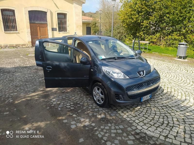 Usata Peugeot 107 54 CV (39 kW) 2006 Utilitaria