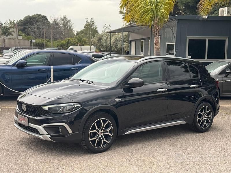 Occasion Fiat Tipo Cross 95 ch (69 kW) 2021 Noir Berline