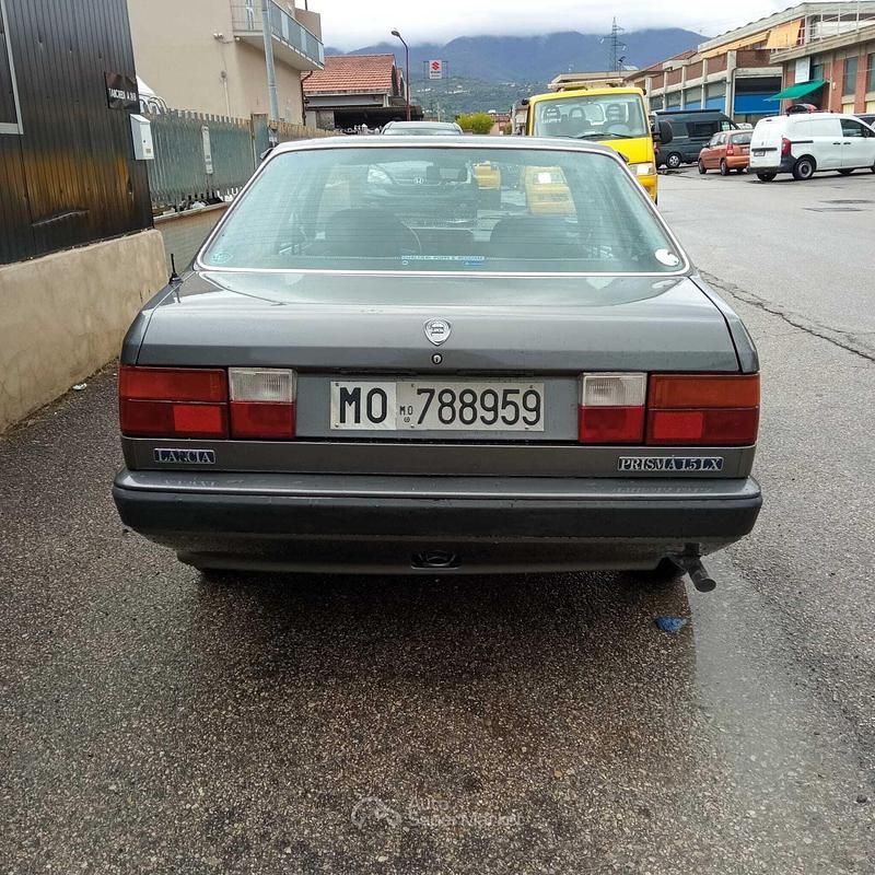 Usata Lancia Prisma 80 CV (58 kW) 1989 Gray Berlina