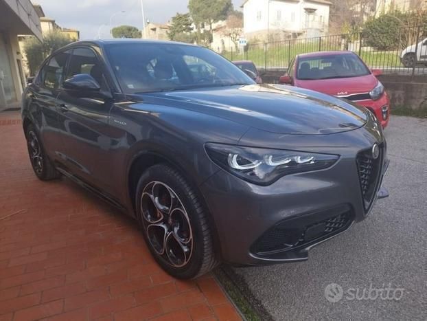 Usata Alfa Romeo Stelvio Veloce 210 CV (154 kW) 2023 Grigio scuro SUV