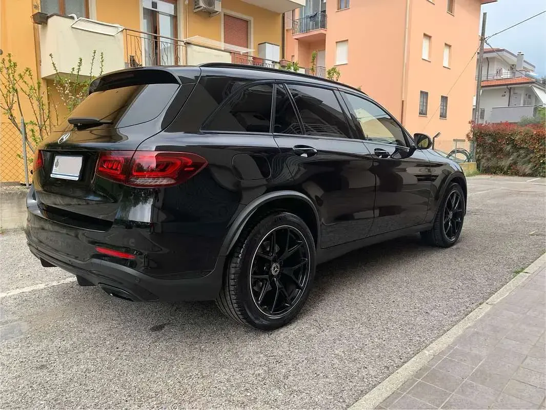 Usata Mercedes GLC220 Premium Plus 194 CV (142 kW) 2022 Nero SUV