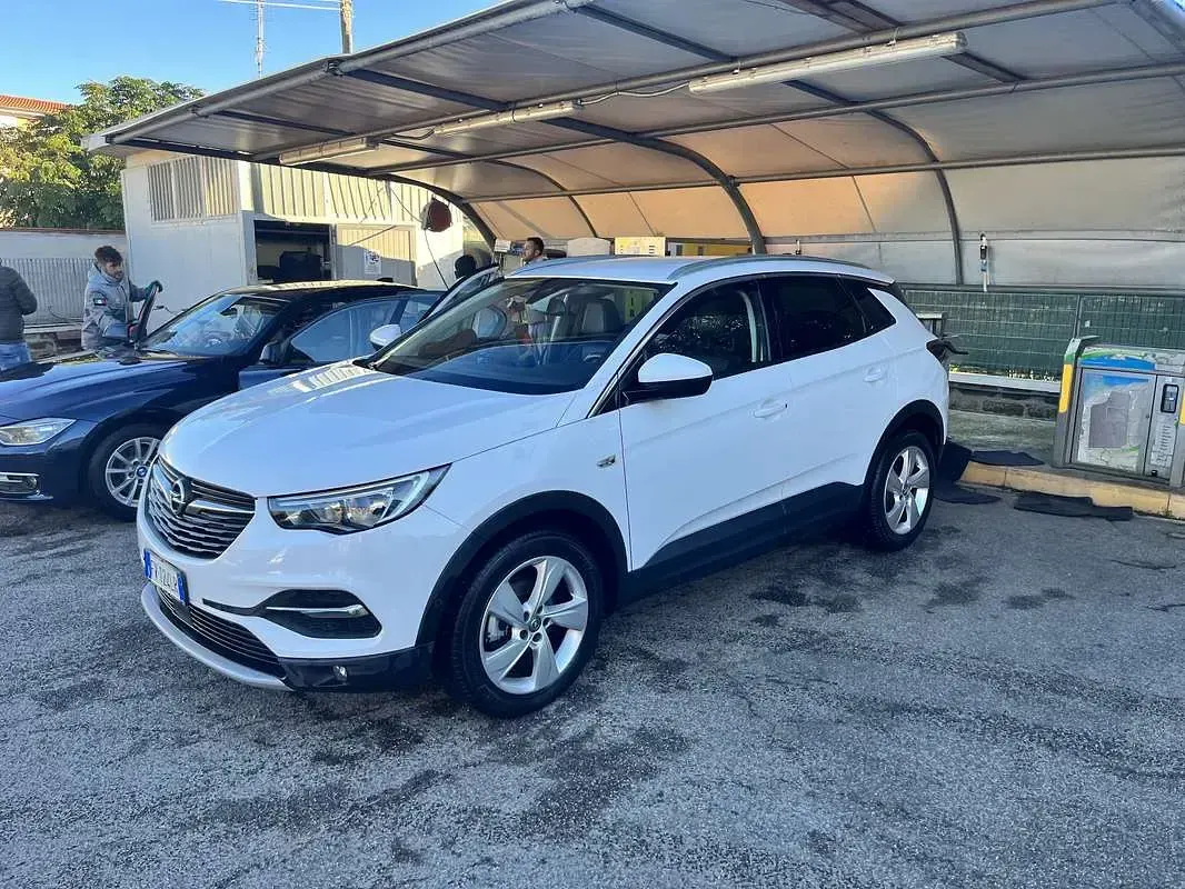 Usata Opel Grandland X Innovation 131 CV (96 kW) 2019 Bianco SUV