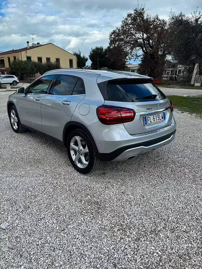Usata Mercedes GLA200 136 CV (100 kW) 2017 SUV