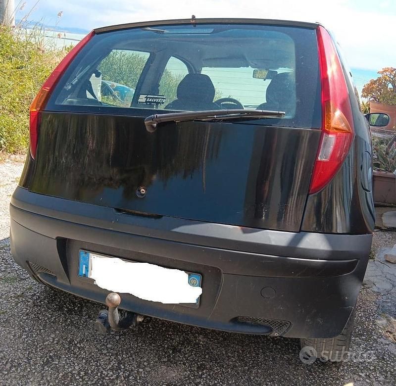 Usata Fiat Punto 80 CV (58 kW) 1999 Nero Utilitaria