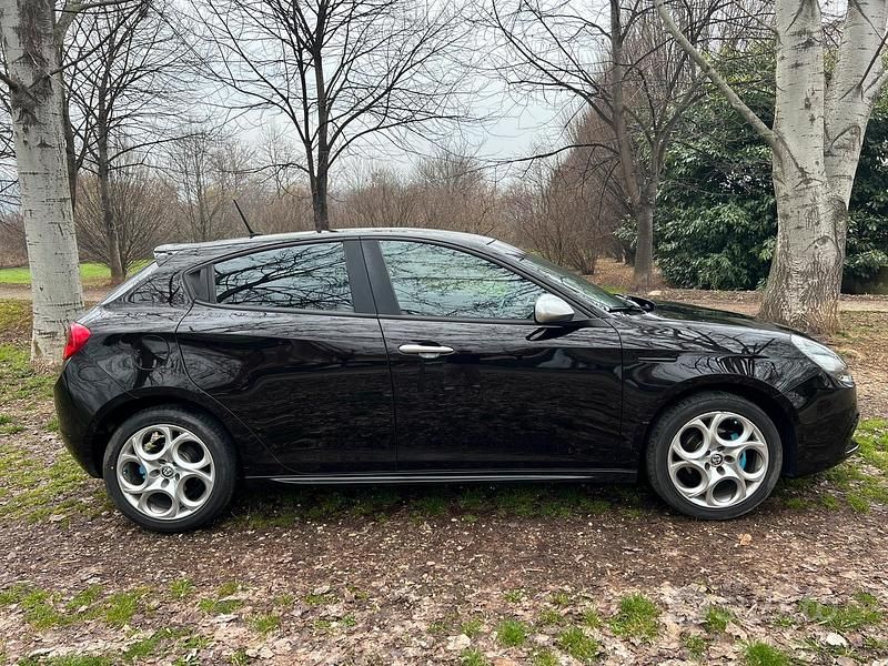 Usata Alfa Romeo Giulietta Distinctive 105 CV (77 kW) 2015 Nero Utilitaria